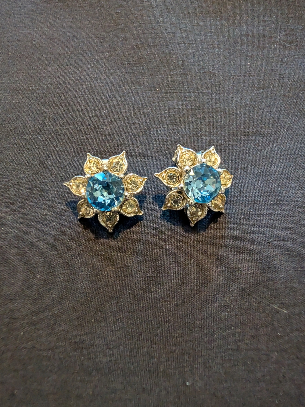 Vintage Jewels By Bogoff Blue Crystal Floral Clip On Earrings